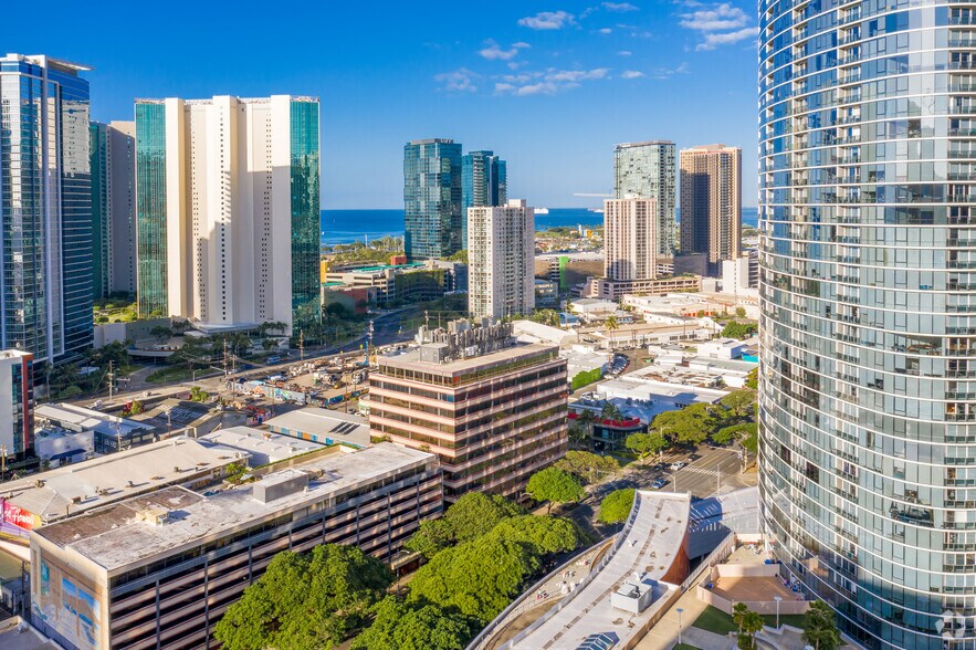 More Photos Of 1221 Kapiolani Blvd, Honolulu Office For Lease