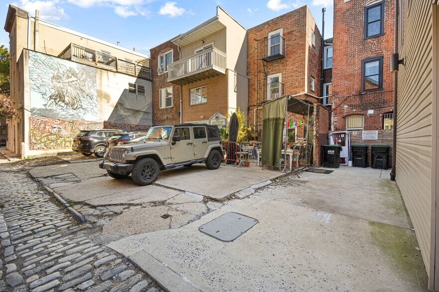 More Photos Of 522 S 5th St, Philadelphia Storefront Retail Residential For Sale