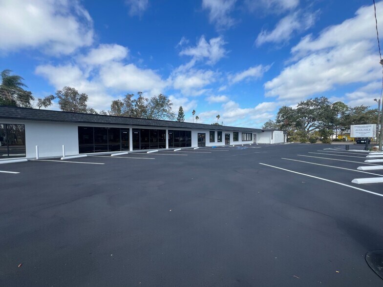 More Photos Of 1710 N Fort Harrison Ave, Clearwater Storefront Retail Office For Lease