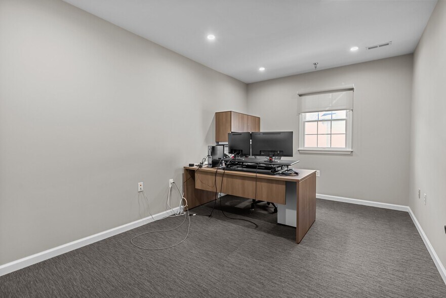 More Photos Of 790 Newtown Yardley Rd, Newtown Medical For Sale