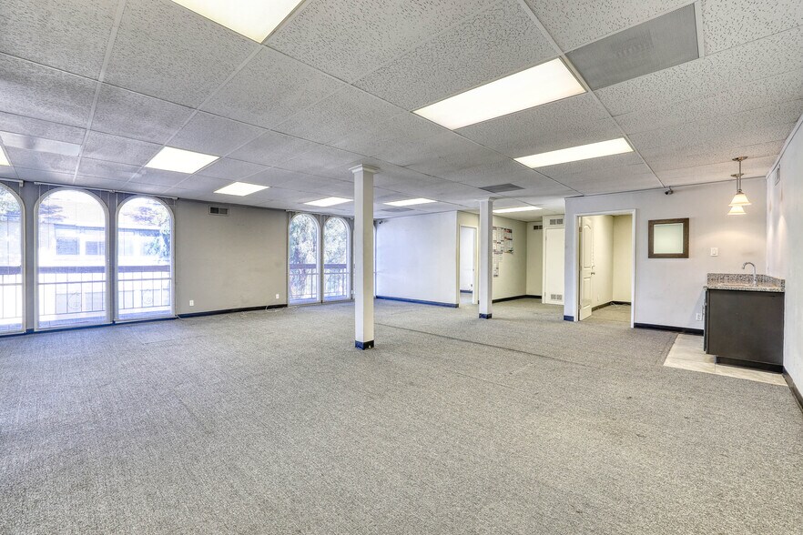 More Photos Of 17772 Irvine Blvd, Tustin Office For Lease