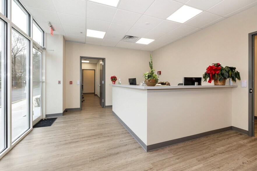 More Photos Of 10 Waldron Ave, Nyack Storefront For Lease