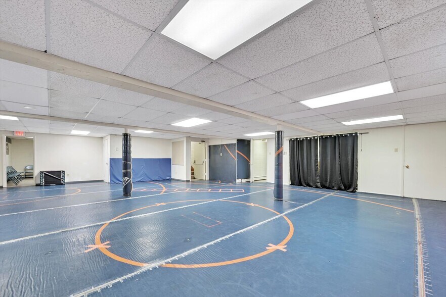 More Photos Of 780 Claremont Ave, Tamaqua Office For Sale