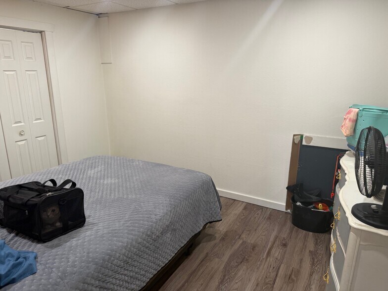 More Photos Of 104 W Main St, Floris Apartments For Sale