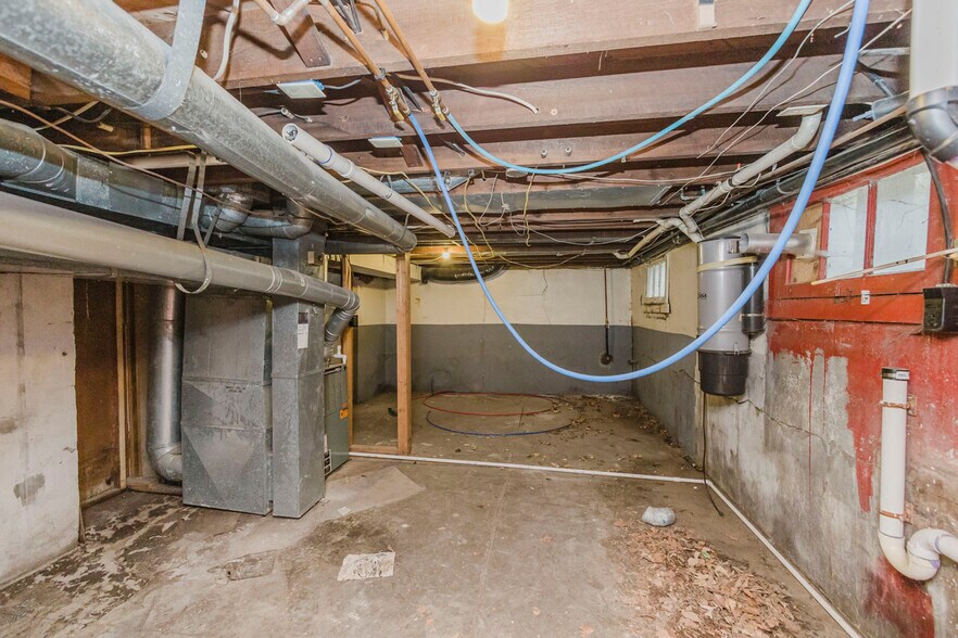 More Photos Of 2808 E Douglas Ave, Wichita Storefront Retail Office For Sale