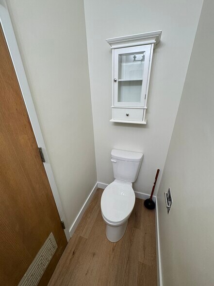 More Photos Of 207 Webster St, Batavia Office Residential For Lease