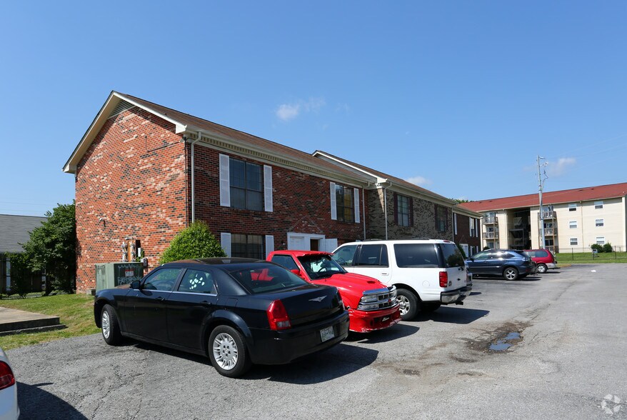 Primary Photo Of 5722 B Hickory Plz, Nashville Office For Lease