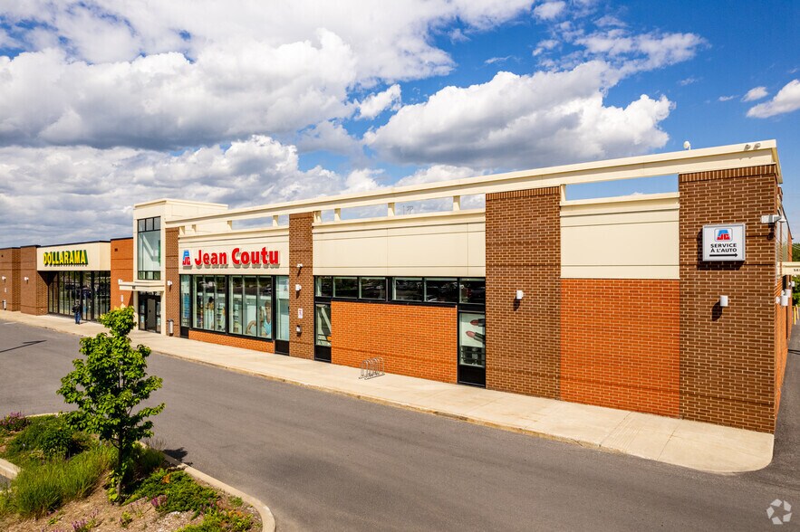 More Photos Of 1010 Boul Des Pres-Verts, La Prairie Freestanding For Lease