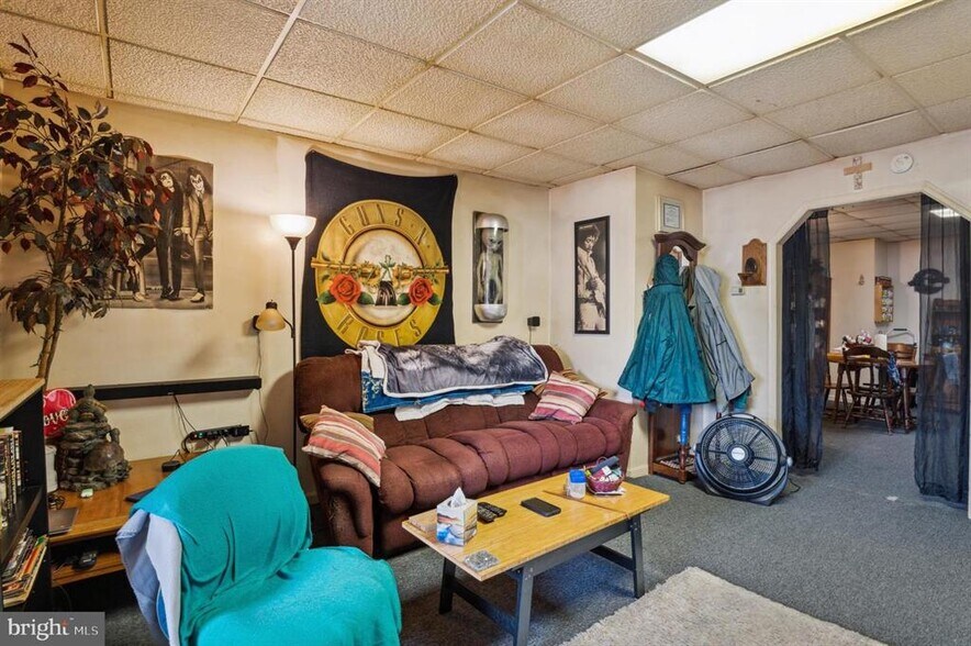 More Photos Of 934 Market St, Marcus Hook Storefront Retail Residential For Sale