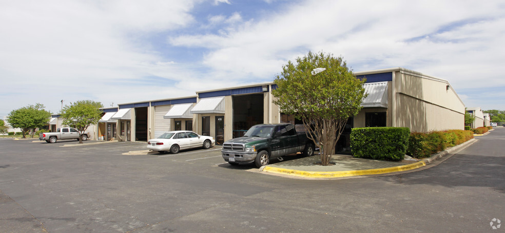 Primary Photo Of 501 W Powell Ln, Austin Warehouse For Lease