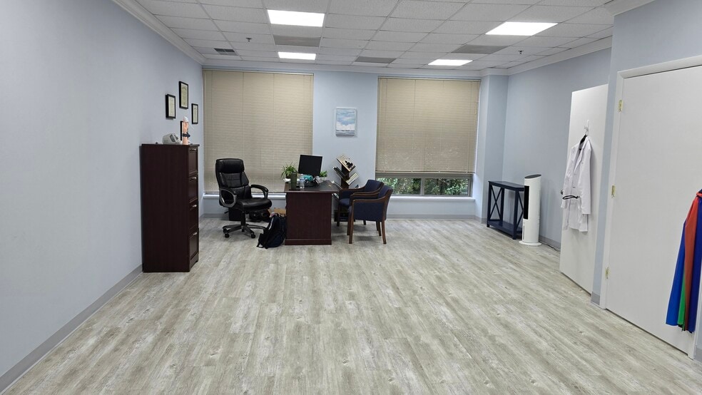 More Photos Of 44335 Premier Plz, Ashburn Medical For Sale
