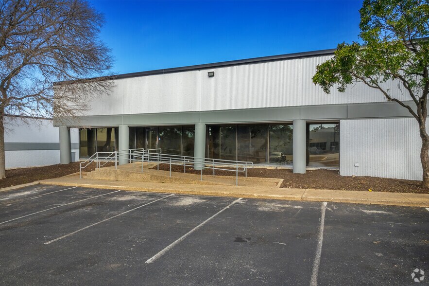 More Photos Of 12661-12679 Silicon Dr, San Antonio Light Distribution For Lease