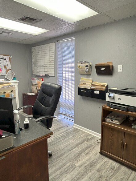 More Photos Of 2301 Brooklyn Ave, Harvey Light Manufacturing For Lease