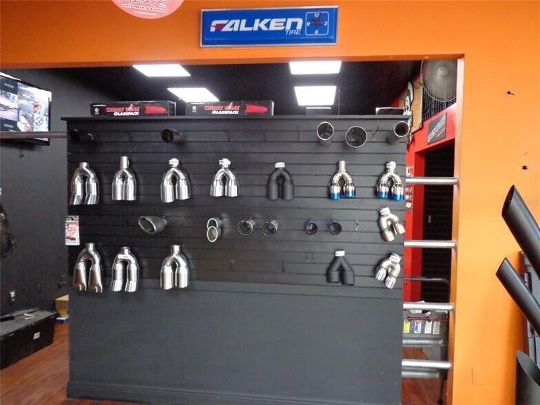 More Photos Of 715 W Waters Ave, Tampa General Retail For Sale