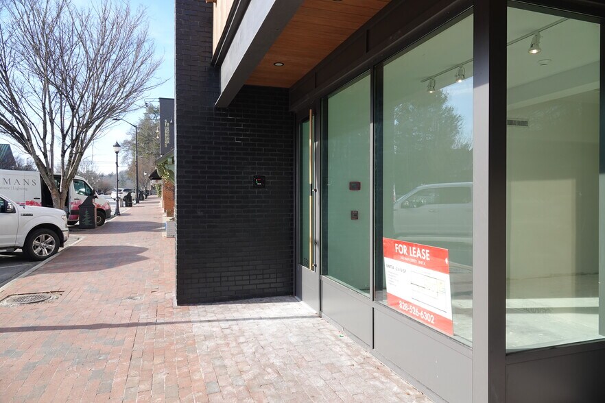 More Photos Of 356 Main St, Highlands Freestanding For Lease