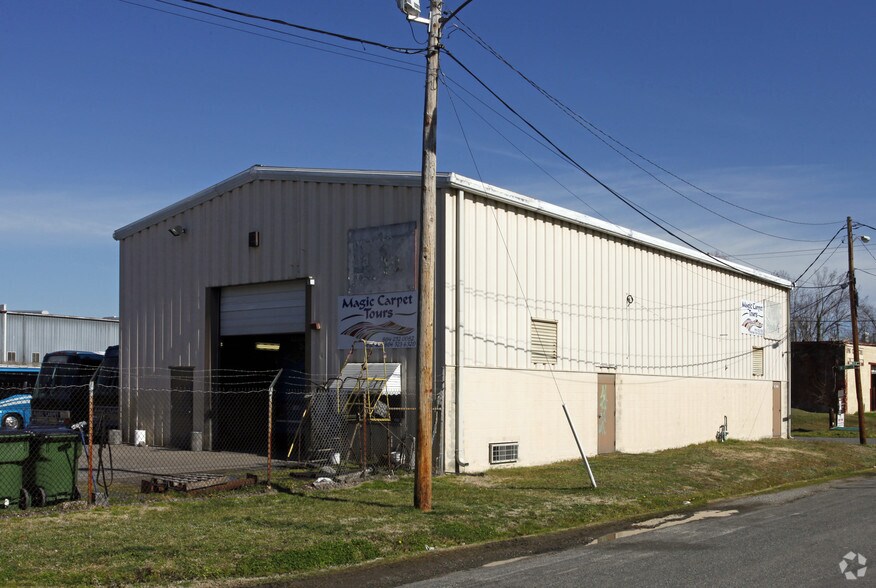 Primary Photo Of 200 W 21st St, Richmond Service For Lease