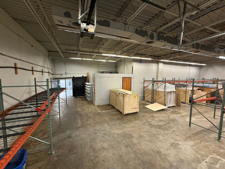 More Photos Of 53 Hancock St, Stratford Manufacturing For Lease