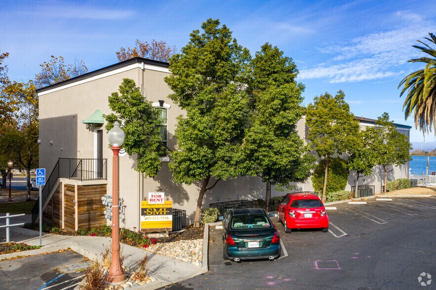 More Photos Of 101 H St, Antioch Storefront Retail Office For Lease