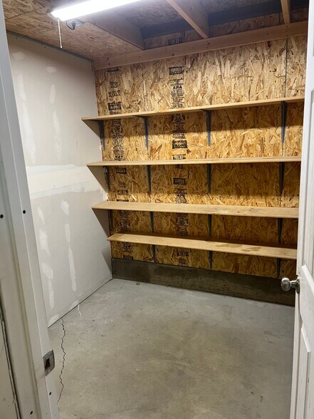 More Photos Of 101 Monarch Ct, Buena Vista Storefront Retail Office For Lease