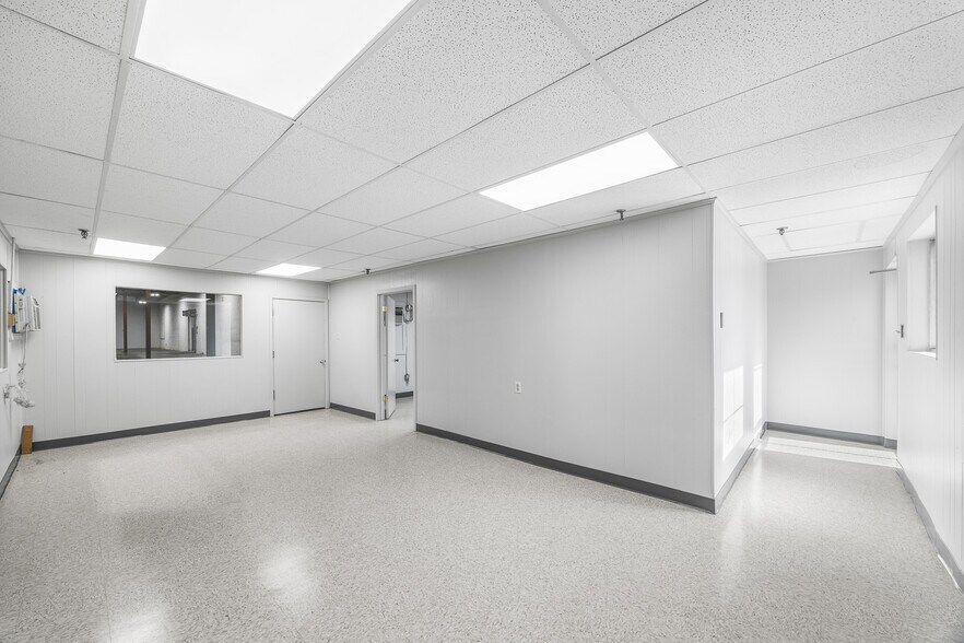 More Photos Of 761-795 S Danny Thomas Blvd, Memphis Distribution For Lease