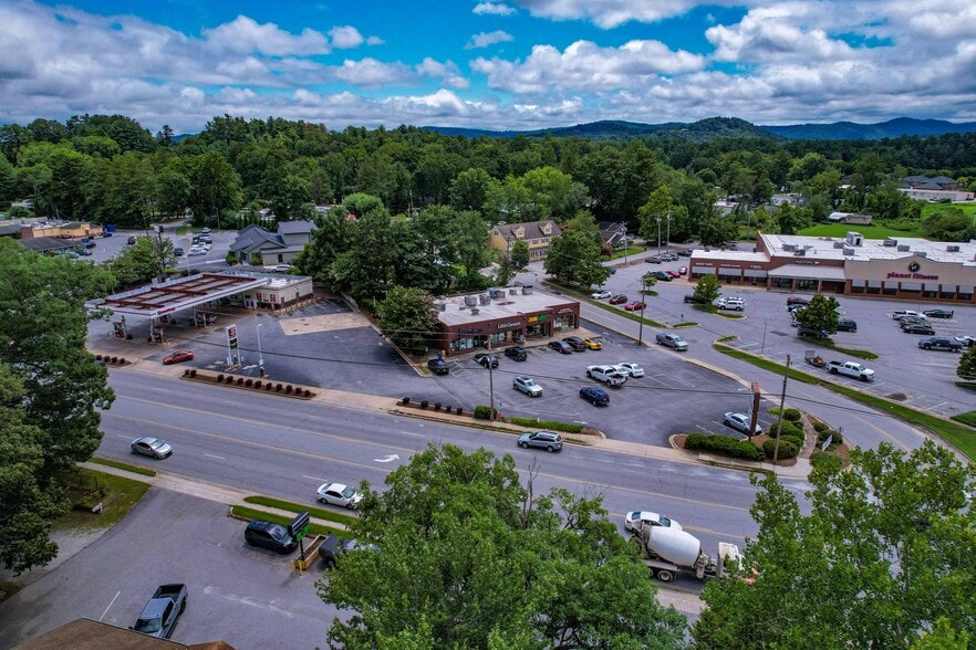 More Photos Of 671 Spartanburg Hwy, Hendersonville Restaurant For Sale
