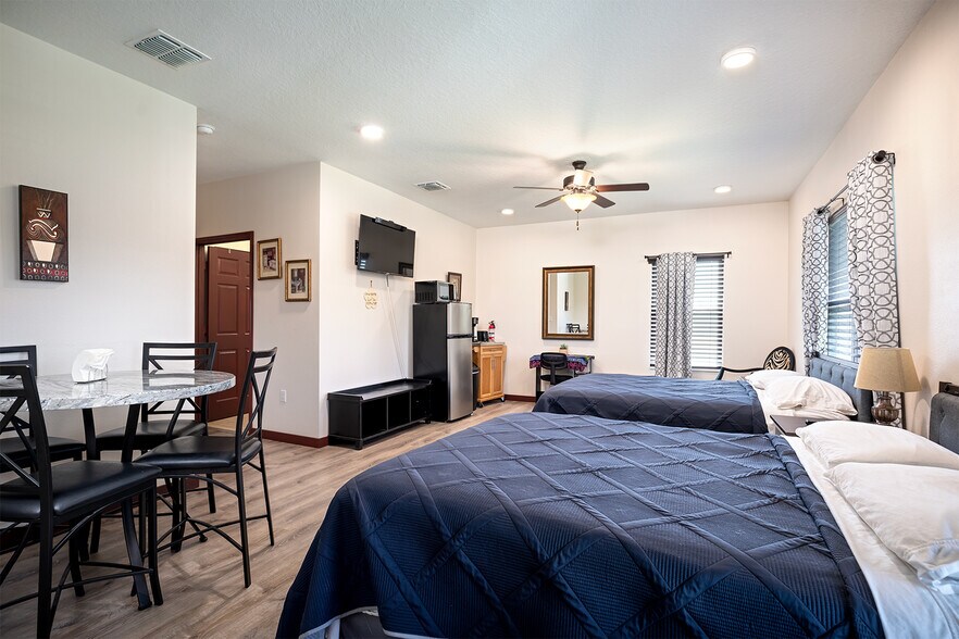 More Photos Of 3211 Lakeshore Blvd, Saint Cloud Specialty For Sale