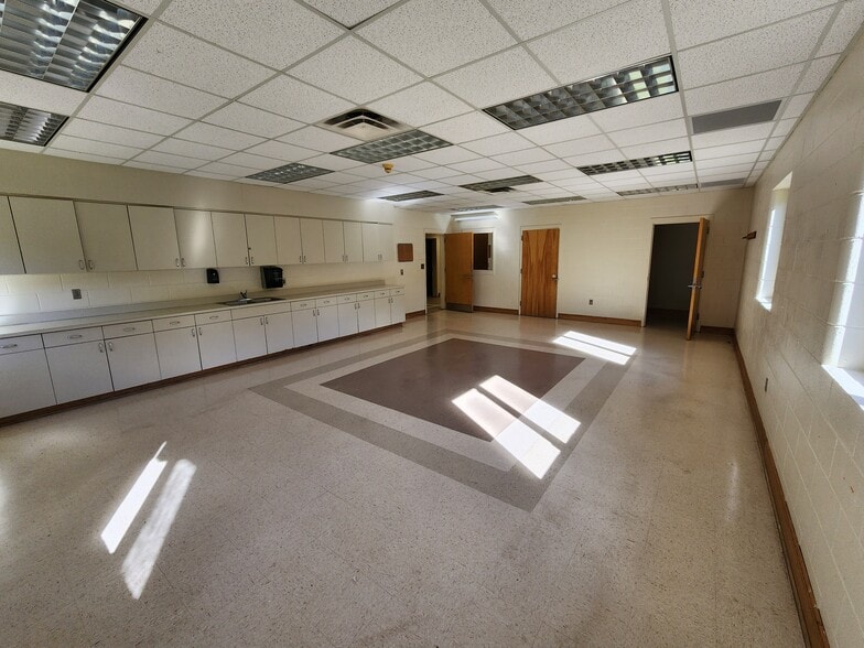 More Photos Of 301 21st Ave S, Birmingham Schools For Lease