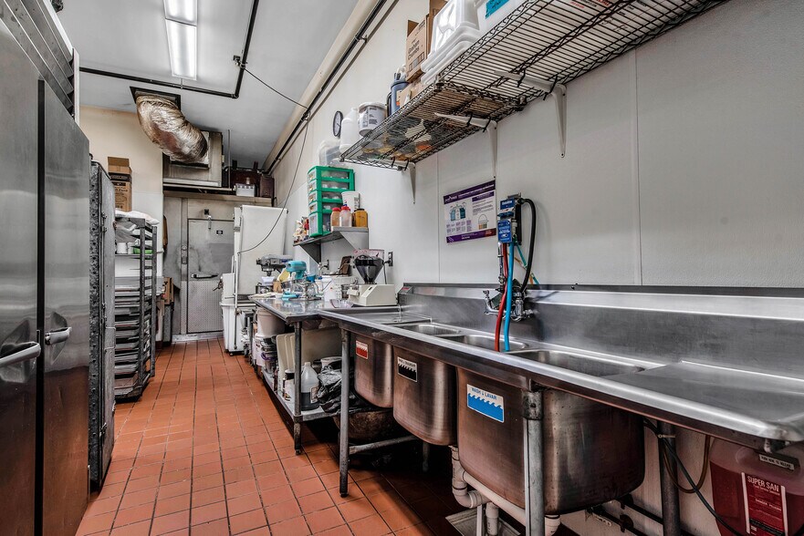 More Photos Of 787 Main St S, Woodbury Storefront Retail Office For Sale