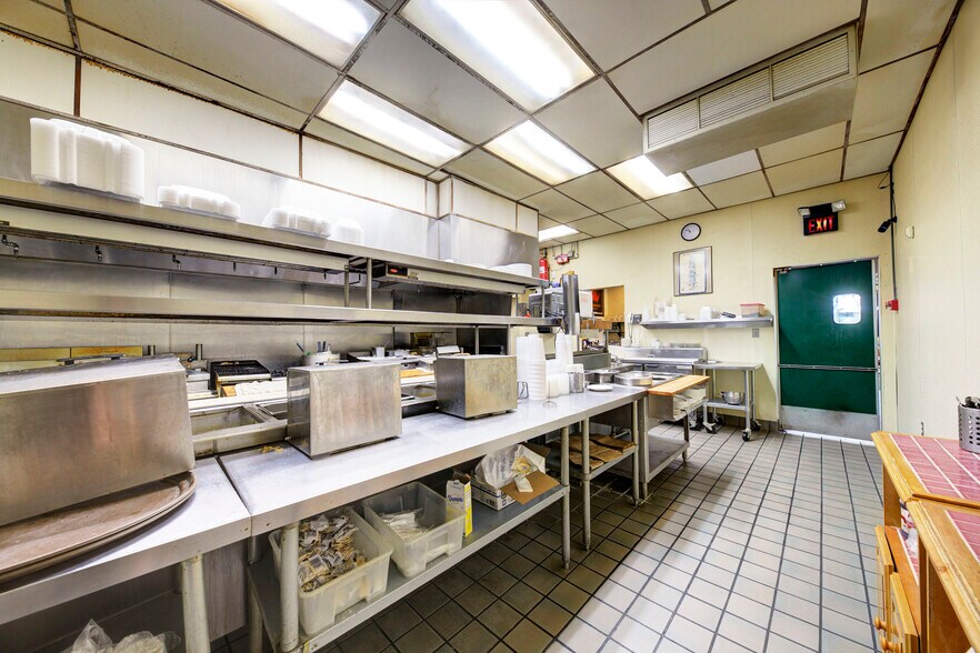 More Photos Of 1744 Biddle Ave, Wyandotte General Retail For Sale