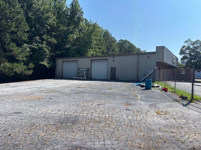 More Photos Of 1512 Commercial Ct, Jonesboro Warehouse For Sale