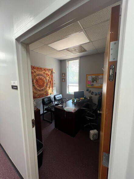 More Photos Of 320 E Lee Ave, Yadkinville Medical For Sale