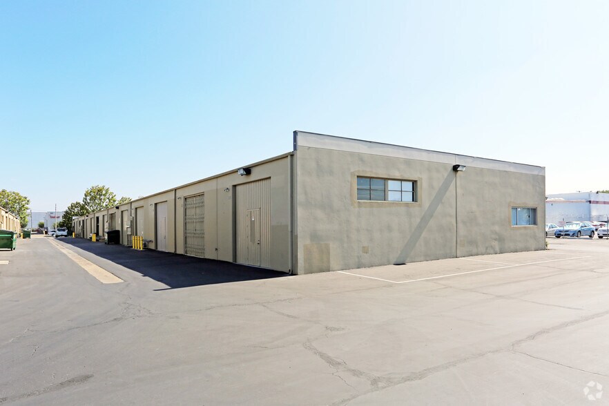 More Photos Of 3602-3628 W Pendleton Ave, Santa Ana Manufacturing For Lease
