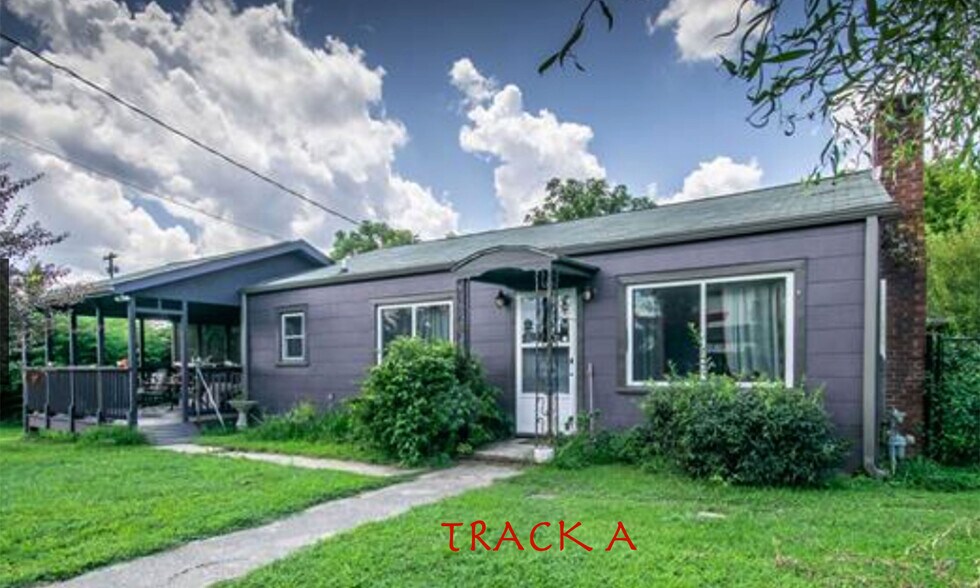 More Photos Of 307-321 S Washington St, Hendersonville Land For Lease