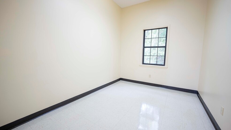 More Photos Of 123 N 5th St, Cochran Religious Facility For Sale