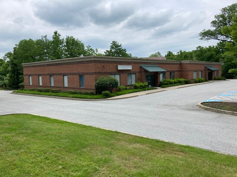 More Photos Of 1646 W Chester Pike, West Chester Office For Lease