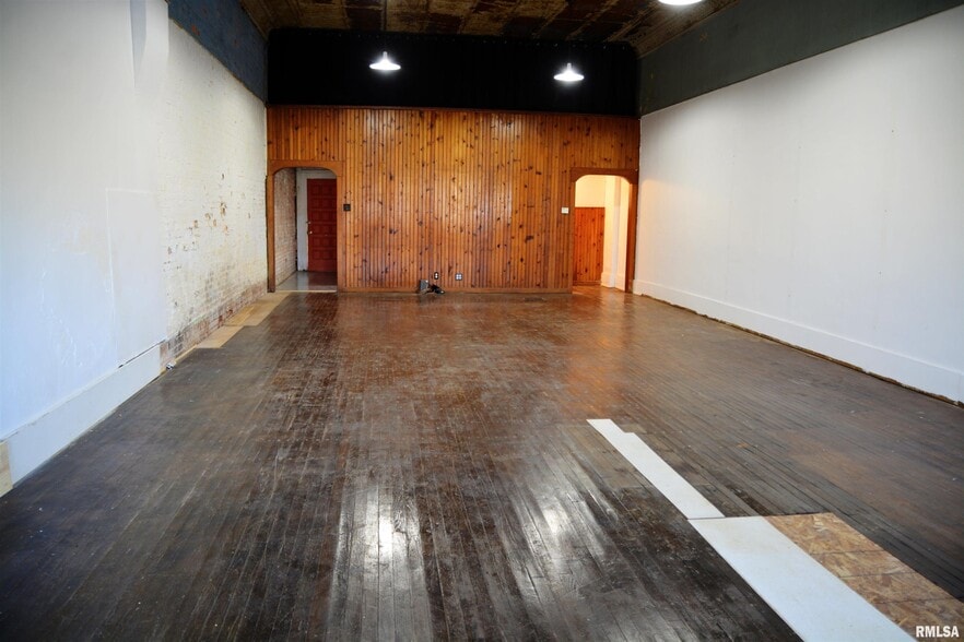 More Photos Of 114 Market St, Colchester General Retail For Sale