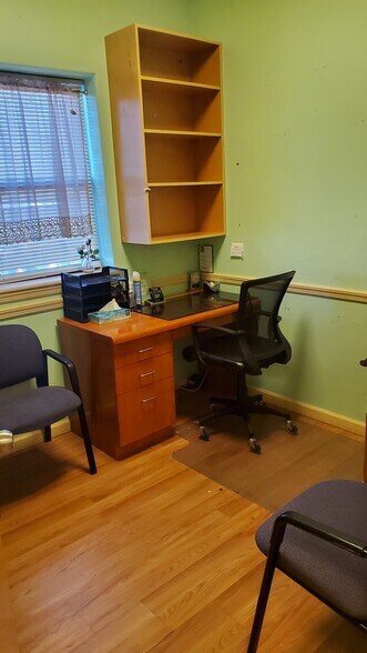 More Photos Of 16040 78th Rd, Flushing Medical For Lease