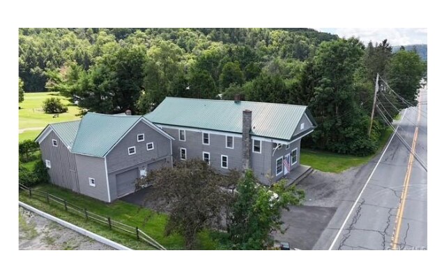 More Photos Of 174 Rockland Rd, Roscoe Flex For Sale