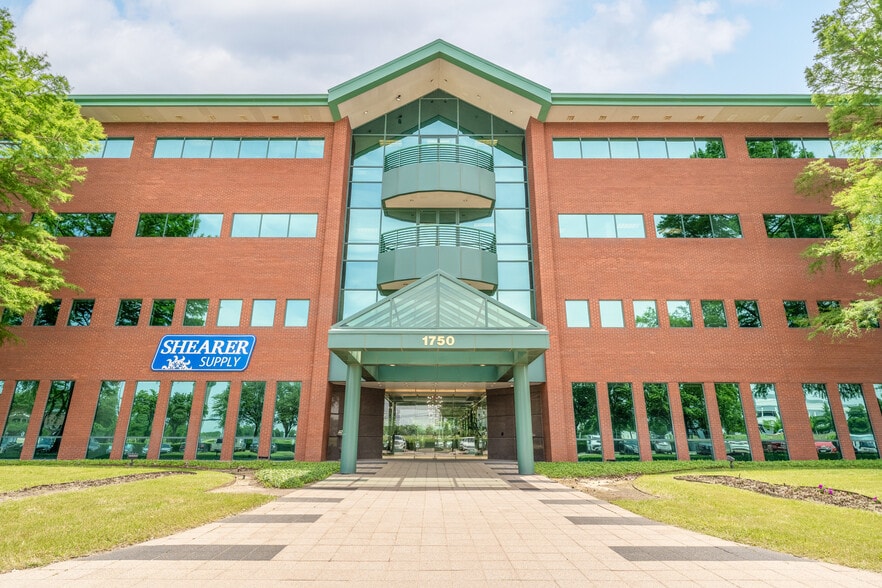 More Photos Of 1750 Valley View Ln, Farmers Branch Office For Lease