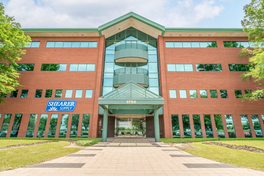 More Photos Of 1750 Valley View Ln, Farmers Branch Office For Lease