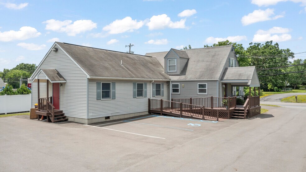 More Photos Of 322 Fairview Ave, Hudson Medical For Sale