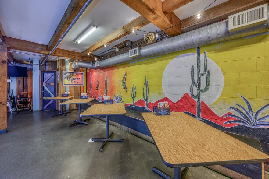 More Photos Of 4903 N Roan St, Johnson City Restaurant For Sale