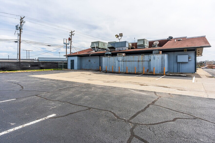 More Photos Of 241 Eastern Byp, Richmond Restaurant For Lease