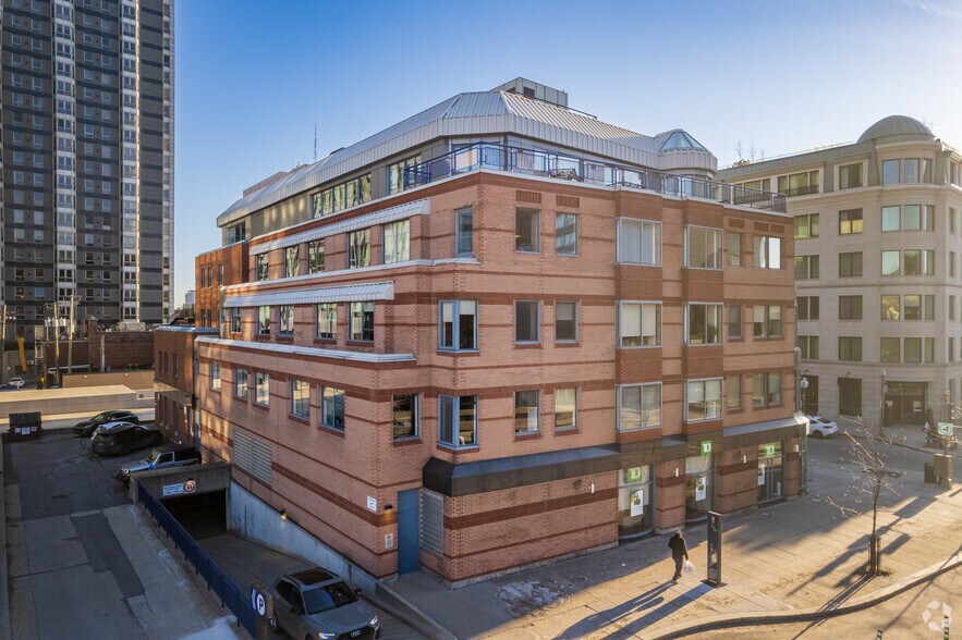 More Photos Of 1255 Av Greene, Westmount Medical For Lease