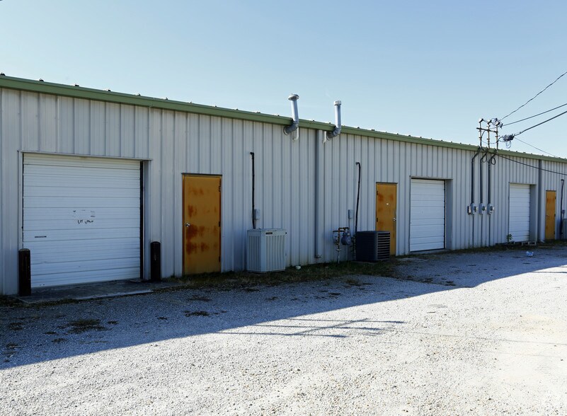 More Photos Of 424-460 E President Ave, Tupelo Flex For Lease