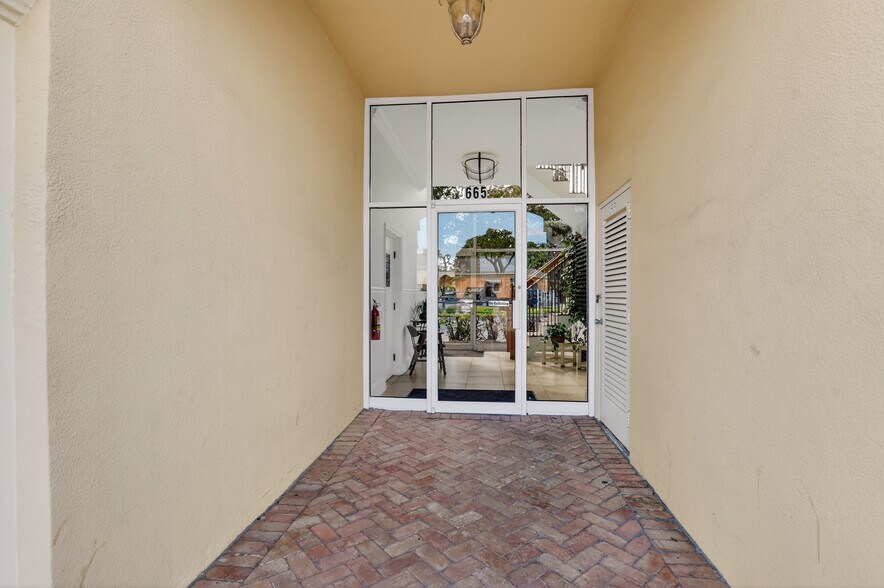 More Photos Of 665 SE 10th St, Deerfield Beach Medical For Sale