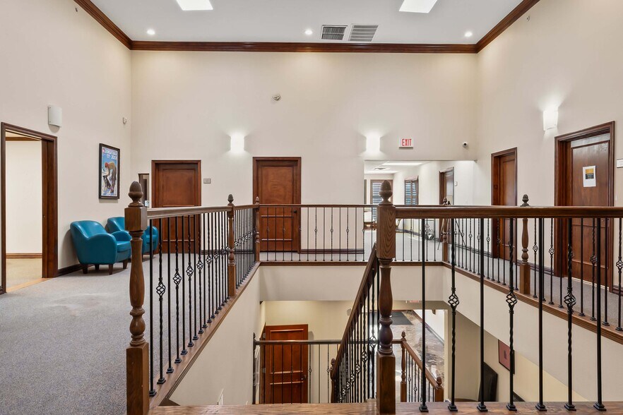 More Photos Of 1312 E 14th St, Plano Office For Lease