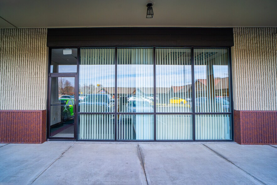 More Photos Of 1730 E Republic Rd, Springfield Unknown For Lease