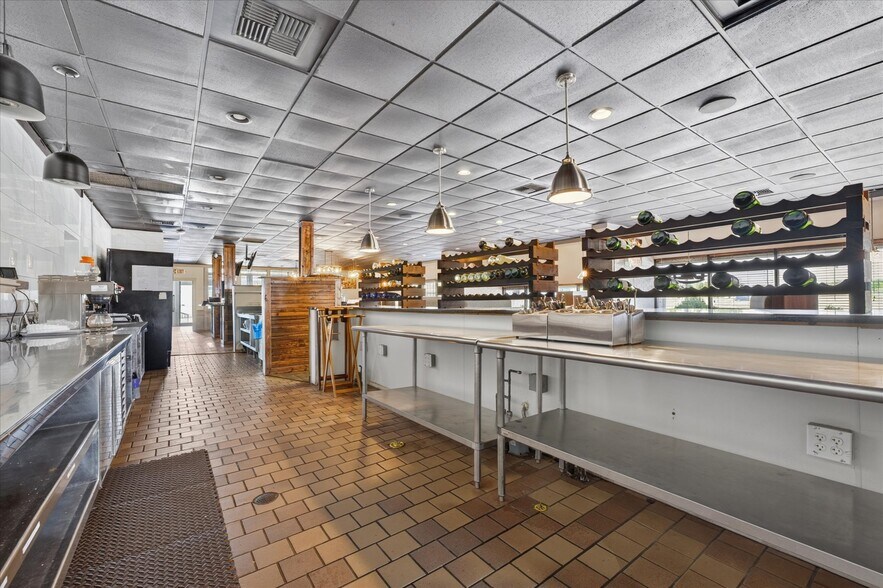 More Photos Of 4000 Fort Campbell Blvd, Hopkinsville Restaurant For Sale