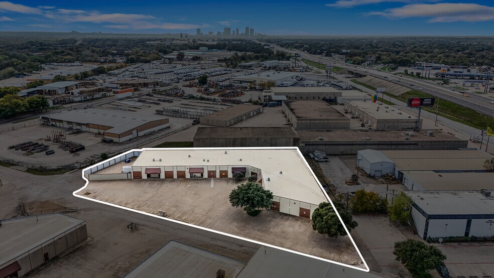 More Photos Of 1315 Colony Ct, Haltom City Distribution For Lease